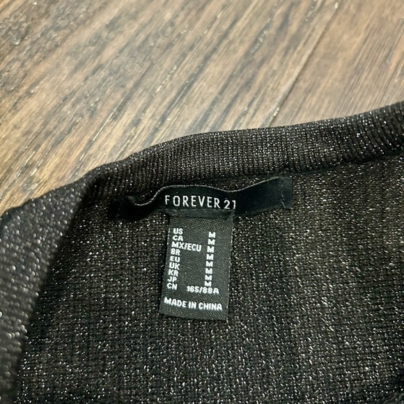 Forever 21 Black Sleeveless Ribbed Crop Top - Picture 4 of 4